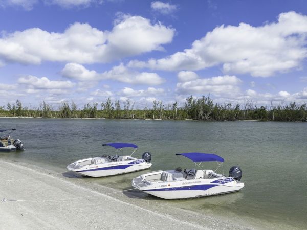 Naples Bay Resort & Marina